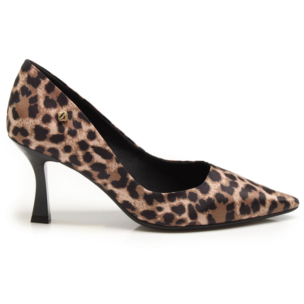 Scarpin Bebecê Onça Feminino Animal Print e salto médio fino